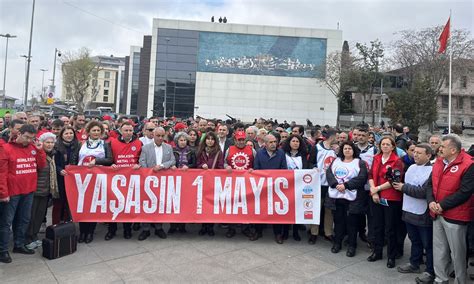 İ­s­t­a­n­b­u­l­­d­a­ ­1­ ­M­a­y­ı­s­ ­-­ ­S­o­n­ ­D­a­k­i­k­a­ ­H­a­b­e­r­l­e­r­